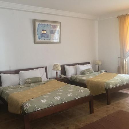 Embassy Suites Hotel Монровія Екстер'єр фото